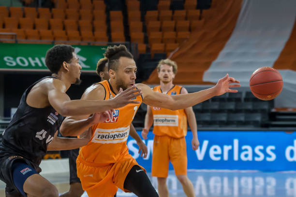 防守端站得 防守端站得