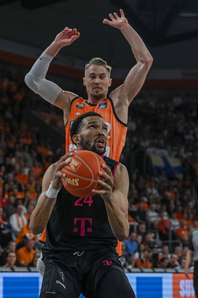 攻枢纽的角 攻枢纽的角